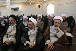 آیت الله حسینی بوشهری:

حجت الاسلام والمسلمین نواب مدیری سخت کوش و صادق است 3