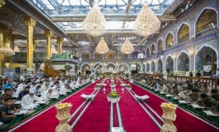 قرائت دسته‌جمعی قرآن در ماه رمضان در صحن حرم حضرت ابوالفضل(ع) 3