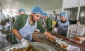 پخت و توزیع افطاری در آشپزخانه مهانسرای آستان علوی 11