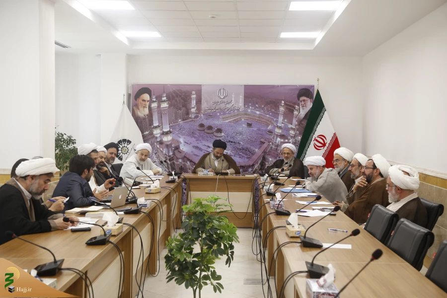 حجت الاسلام والمسلمین نواب:

کمیته بازنگری رشته های آموزشی حج تشکیل شود/ ضرورت بازنگری رشته های آموزشی حج براساس بیانیه گام دوم انقلاب 5