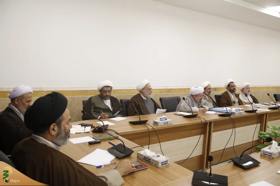 حجت الاسلام والمسلمین نواب:

کمیته بازنگری رشته های آموزشی حج تشکیل شود/ ضرورت بازنگری رشته های آموزشی حج براساس بیانیه گام دوم انقلاب 8