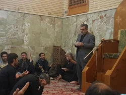خطیب بعثه رهبری در نجف :
امام حسین (ع) در پیشگاه خداوند مقام عظیمی دارد.
 4