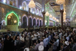 روتیتر: خطیب بعثۀ مقام معظم رهبری در کربلا:تیتر: همراهی با ظالمان از مصادیق ظلم است  3