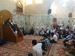 خطیب بعثه رهبری در نجف:
محبت به اهل بیت عصمت و طهارت بر همه واجب است . 4