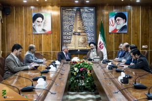 در دیدار سفیر عراق با حجت الاسلام والمسلمین نواب مطرح شد:

آمادگی حوزه حج و زیارت برای ارتقای سطح همکاری ها با عراق  2
