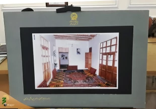 نمایشگاه کتاب، تمبرو تصاویرامام‌خمینی (ره) در کتابخانۀ مرکزی آستان قدس رضوی + عکس 10