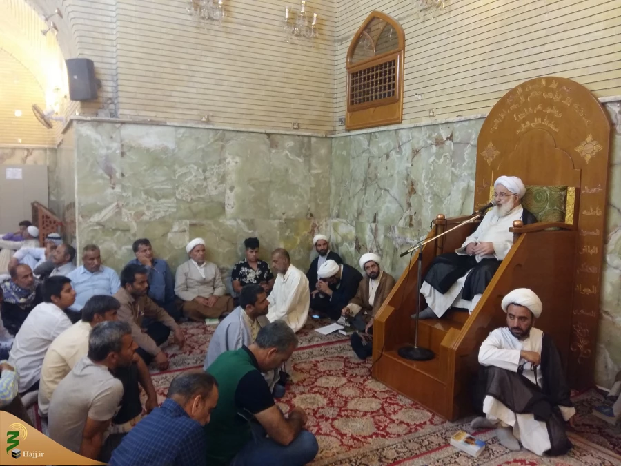 خطیب بعثه رهبری در نجف:
انسان های منصف؛ شیفته شخصیت والای امیرالمومنین (ع) هستند.
 2
