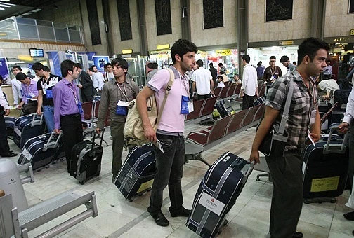 رییس ستاد عمره و عتبات دانشگاهیان؛

دانشجویان پسر مشکلی برای سفر به عتبات عالیات ندارند 2