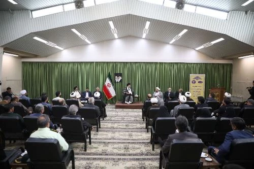 نماینده ولی فقیه در خراسان رضوی در دیدار با شورای هماهنگی و برنامه ریزی جشن های دهه کرامت: 


برنامه های دهه کرامت را با محوریت امام رضا (ع) برگزارکنید  4