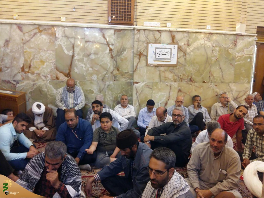 خطیب بعثه رهبری در نجف:
آیات قرآن کریم بر حفظ حجاب و عفاف تاکید دارند.
 3