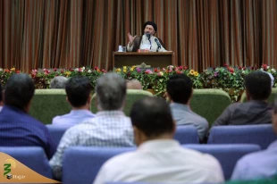 معاون فرهنگی بعثه رهبری:

یاری رسانی به حجاج، بیش از دیگران موجب تقرب الی الله می شود 5