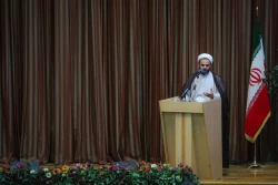 معاون فرهنگی بعثه رهبری:

یاری رسانی به حجاج، بیش از دیگران موجب تقرب الی الله می شود 7