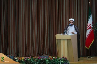 معاون فرهنگی بعثه رهبری:

یاری رسانی به حجاج، بیش از دیگران موجب تقرب الی الله می شود 7