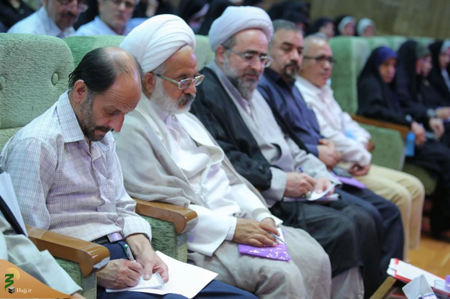 معاون فرهنگی بعثه رهبری:

یاری رسانی به حجاج، بیش از دیگران موجب تقرب الی الله می شود 8