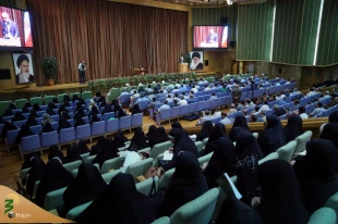 معاون فرهنگی بعثه رهبری:

یاری رسانی به حجاج، بیش از دیگران موجب تقرب الی الله می شود 11