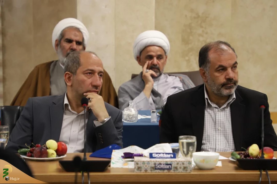 آقای رشیدیان:

مقدمات صدور ویزای حج 98 از امروز آغاز می‌شود 4
