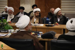 با حضور نماینده ولی‌فقیه و رئیس سازمان حج؛

جلسه هم‌اندیشی نمایندگان دفاتر مراجع تقلید در قم برگزار شد 2