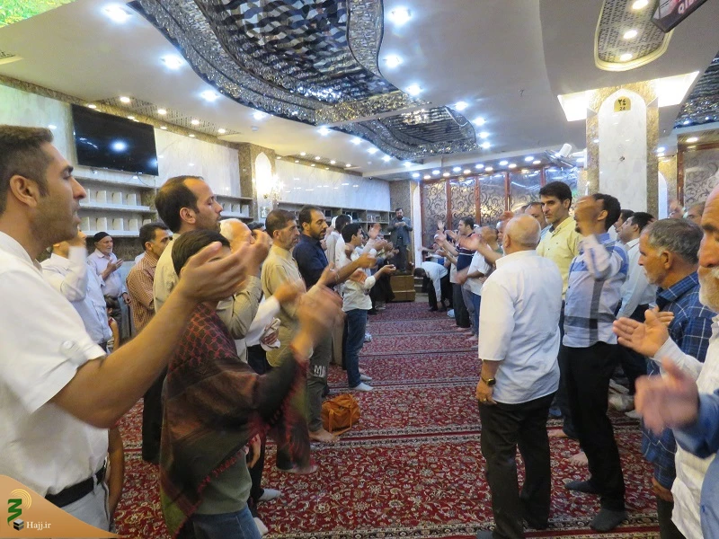سخنران بعثه مقام معظم رهبری درکربلا:  

نذر باعث فضل وارادت به اهل بیت عصمت وطهارت (ع) می شود+فیلم 5