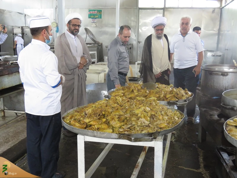 بازدید نماینده بعثه رهبری در عراق از آشپزخانه کاظمین 2