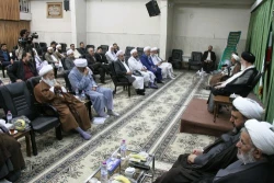 نماینده ولی فقیه در خراسان رضوی در دیدار کارگزاران اهل سنت حج 98 : 



حج یک فرصت ارزشمند برای ارتباط با مسلمانان دنیاست 
 3