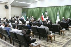 نماینده ولی فقیه در خراسان رضوی در دیدار کارگزاران اهل سنت حج 98 : 



حج یک فرصت ارزشمند برای ارتباط با مسلمانان دنیاست 
 4
