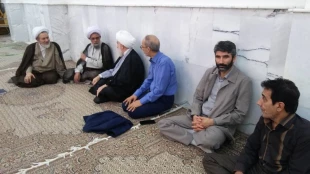 آیت الله جواهری برای سلامتی زائران و اعتلای جمهوری اسلامی ایران دعا نمودند. 3