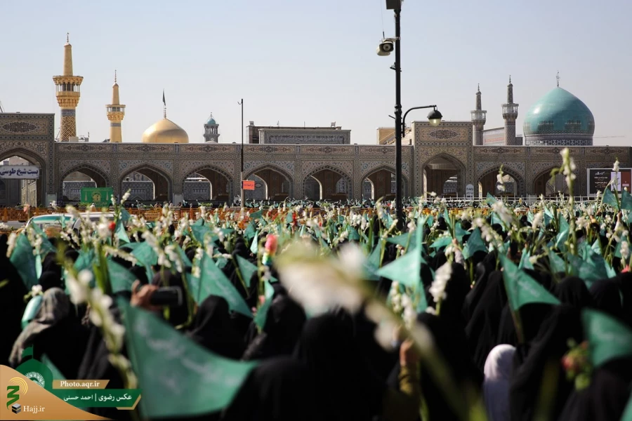 حرم امام رضا (ع) در سالروز ولادت حضرت معصومه(س) گلباران می‌شود 2