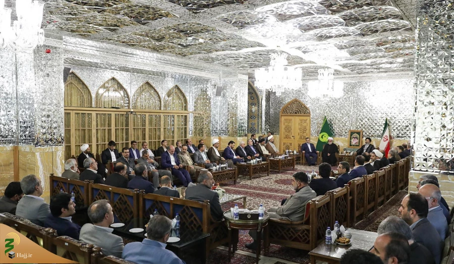 گزارش تصویری/دیدار نماینده ولی‌فقیه در امور حج و زیارت با تولیت آستان قدس رضوی
 2