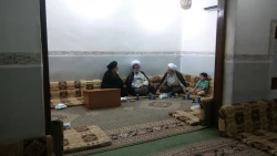 دیدار نماینده بعثه رهبری در عراق با آیت الله حائری در نجف اشرف 3