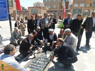 حضور مسئول دفتر نمایندگی بعثه مقام معظم رهبری در استان اردبیل در مزار شهدای فاجعه منا به مناسبت هفته حج 9