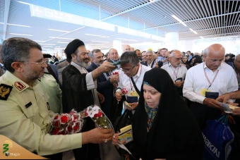 آیین بدرقه زائران اعزامی به حج تمتع ۹۸ 2