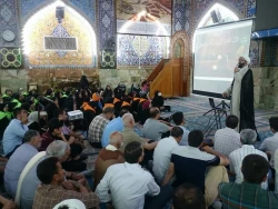 هر روز با حضور زائران برگزار می‌شود؛

روایت‌گری تاریخ عاشورا در خیمه‌گاه حسینی 4