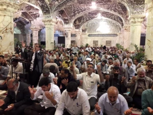 زمزمه دعای کمیل در حرم مطهر امیر المومنین(ع)