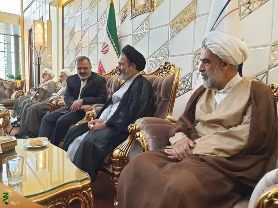 گفت وگو با حجت الاسلام والمسلمین نواب هنگام عزیمت به سرزمین وحی