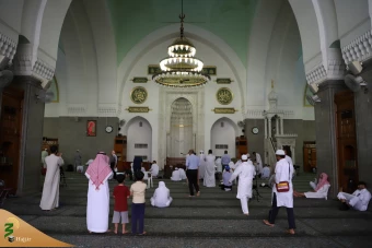زیارت دوره زائران حرم نبوی در مدینه 8