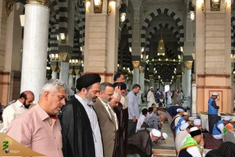 شرکت نماینده ولی فقیه در نمازجماعت مسجدالنبی مدینه منوره 8