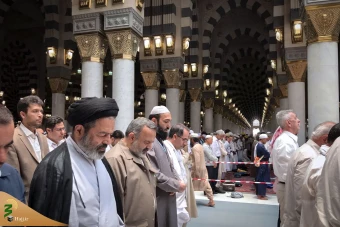 شرکت نماینده ولی فقیه در نمازجماعت مسجدالنبی مدینه منوره 15