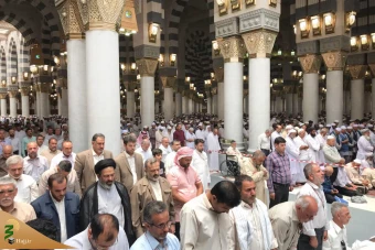 شرکت نماینده ولی فقیه در نمازجماعت مسجدالنبی مدینه منوره 17