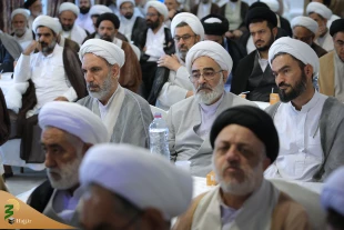 دیدار نماینده ولی فقیه در امور حج وزیارت با روحانیون کاروانهای مستقردرمدینه منوره 3