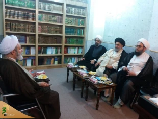 دیدار مسئول نمایندگی بعثه رهبری درنجف اشرف با رئیس موسسه کاشف الغطاء 3