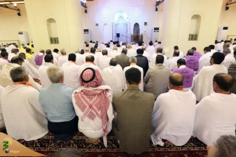 حضورنماینده ولی فقیه در جمع ایرانیان احرام پوش در مسجد شجره 19