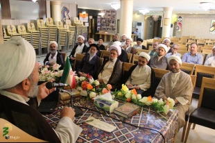 مسئول دفتر نمایندگی بعثه رهبری در عراق:

مراقب باشیم‌ امنیت زیارت کربلا خدشه دار نشود 4