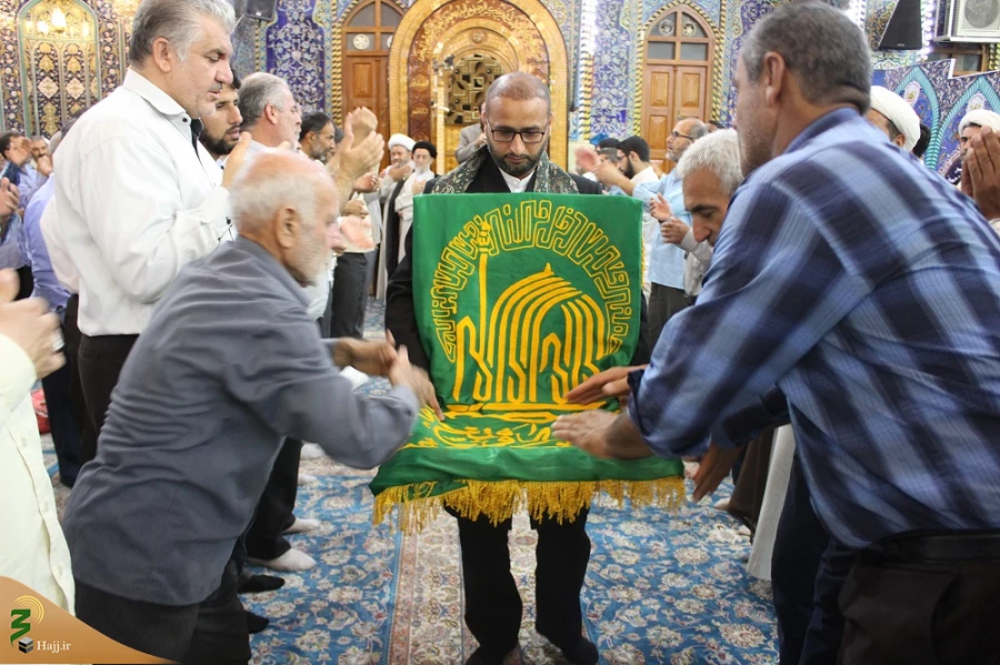 با استقبال پرشور زائران حسینی؛
پرچم بارگاه منور رضوی به کربلا رسید 4