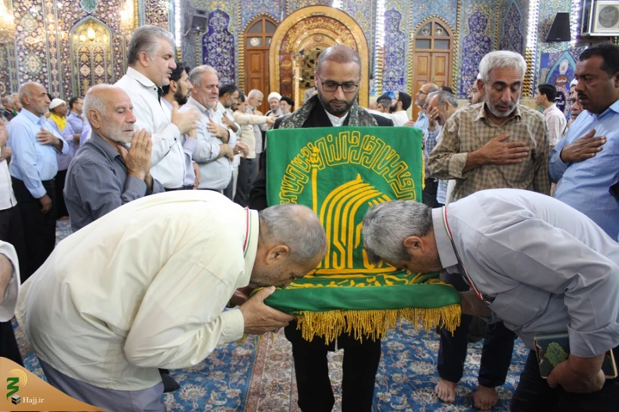 با استقبال پرشور زائران حسینی؛
پرچم بارگاه منور رضوی به کربلا رسید 5