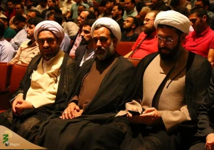 همایش قبل از سفر عتبات دانشگاهیان تهران با حضور پرشور زائران برگزار شد
 9