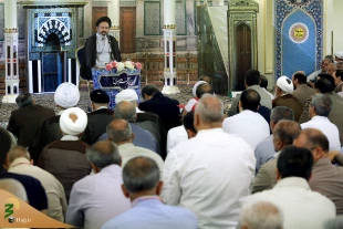 زائران ایرانی درجوارحرم نبوی دومین دعای کمیل را زمزمه کردند 7