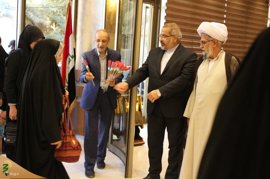 با استقبال نماینده بعثه رهبری در عراق؛

نخستین کاروان دانشجویی عتبات وارد کربلا شد 5