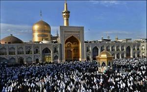 اقامه نماز جماعت به امامت حضرات آیات سبحانی و جوادی آملی در حرم رضوی
