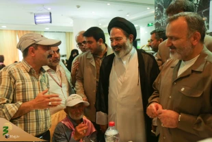 دیدار نماینده ولی فقیه با زائران تهرانی، کرمانی و خراسانی؛

زائرانی یک رنگ؛ با گویش های متفاوت 11