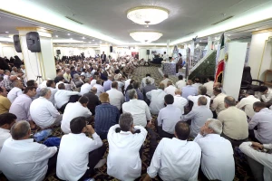 سومین دعای کمیل زائران ایرانی درمدینه برگزارشد